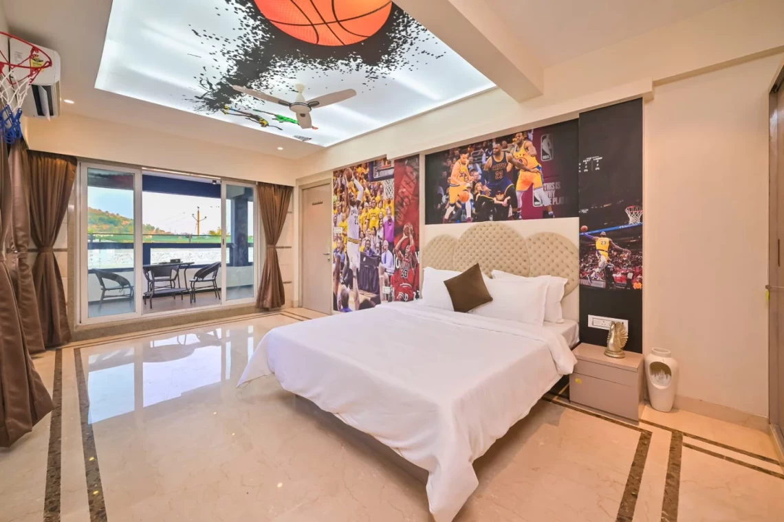 6 BHK Turf Villa in Lonavala with Sports theme rooms
