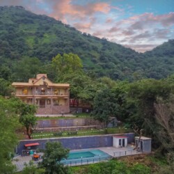 Giridhar Palace