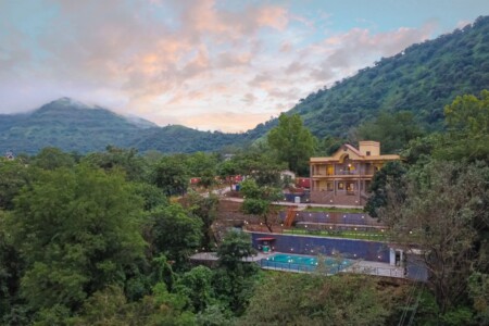 Giridhar Palace
