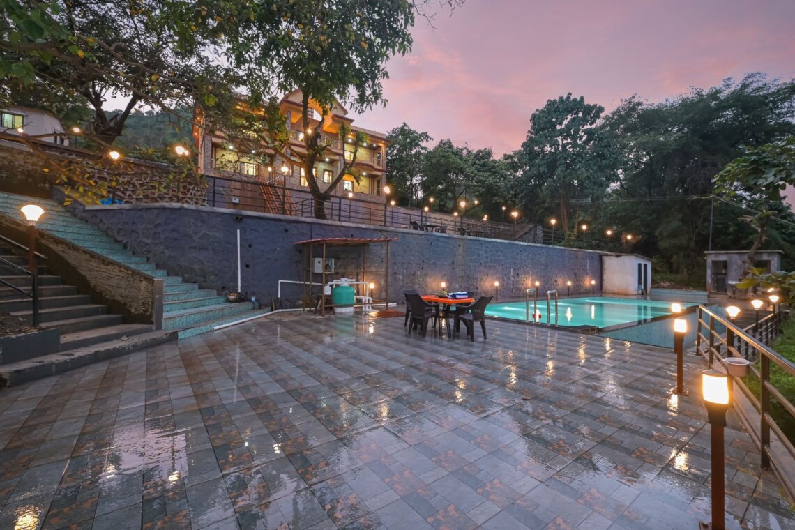 Giridhar Palace