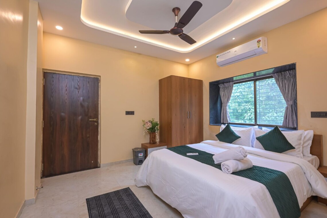 Giridhar Palace